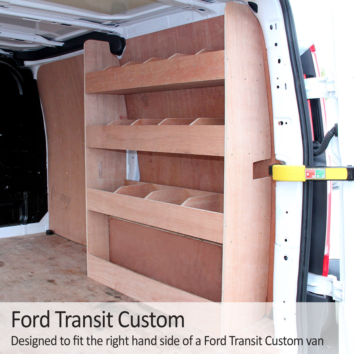 Scaffalatura in legno per furgone Ford Transit Custom, con tre ripiani, progettata per ottimizzare lo spazio di carico interno