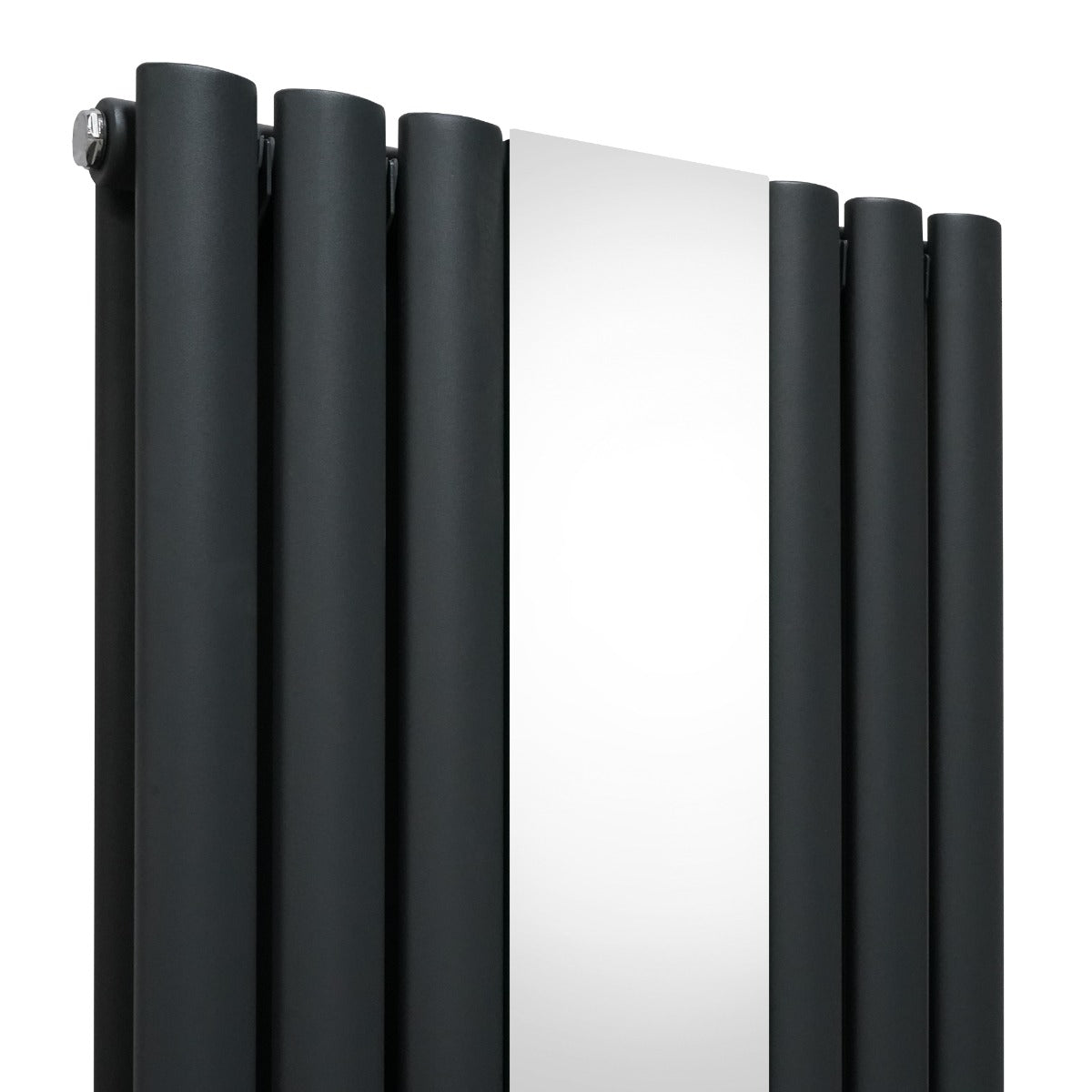 Radiatore grigio antracite con pannelli ovali e valvole cromate a specchio, design elegante e moderno per ambienti contemporanei