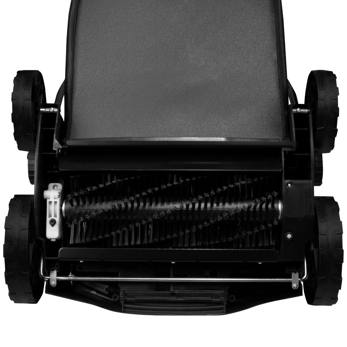 Aspiratore per erba artificiale T-Mech con ruote robuste, struttura nera e rullo di raccolta centrale per una pulizia efficace