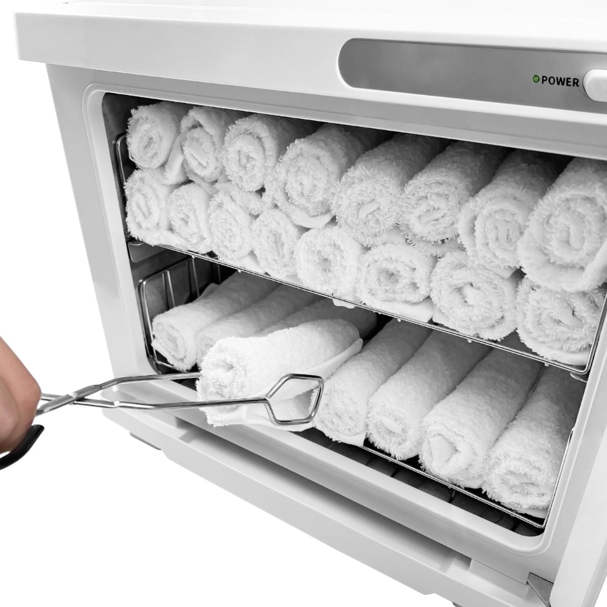 Scaldasalviette bianco con asciugamani arrotolati, struttura in metallo lucido, design moderno e funzionale per il bagno