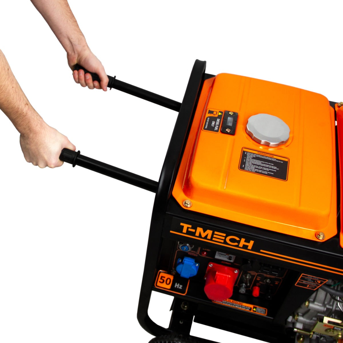 Generatore a diesel portatile T-Mech 5KW con maniglie nere, serbatoio arancione e pannello di controllo colorato, ruote robuste