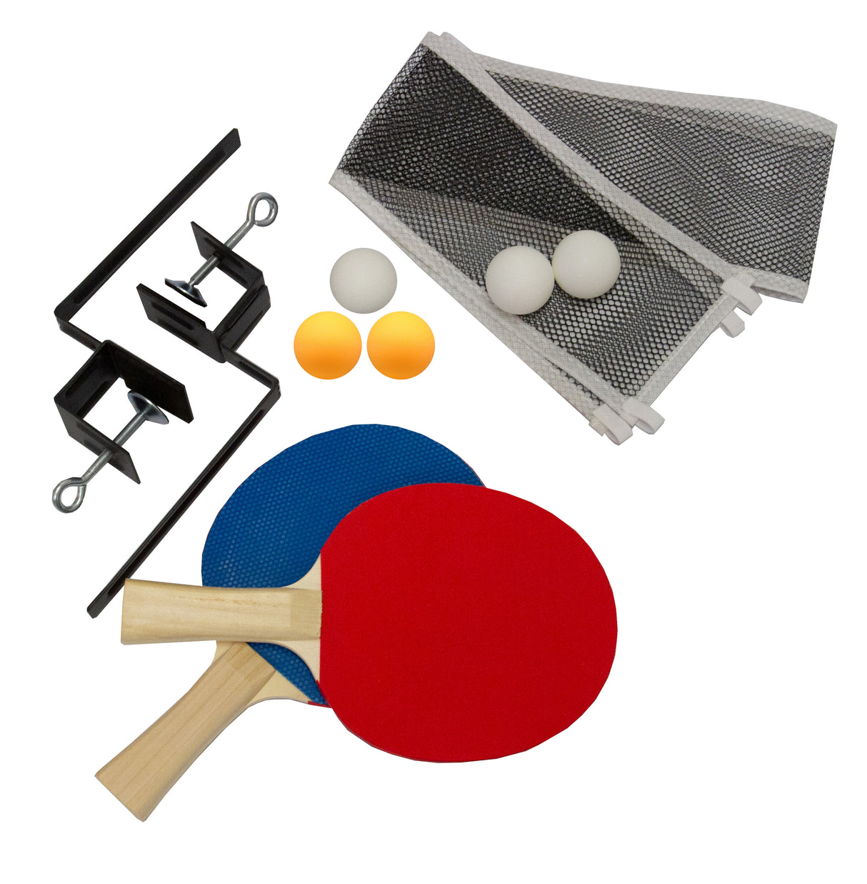 Tavolo da ping pong pieghevole con racchette blu e rosse, palline bianche e arancioni, rete nera e accessori per il gioco