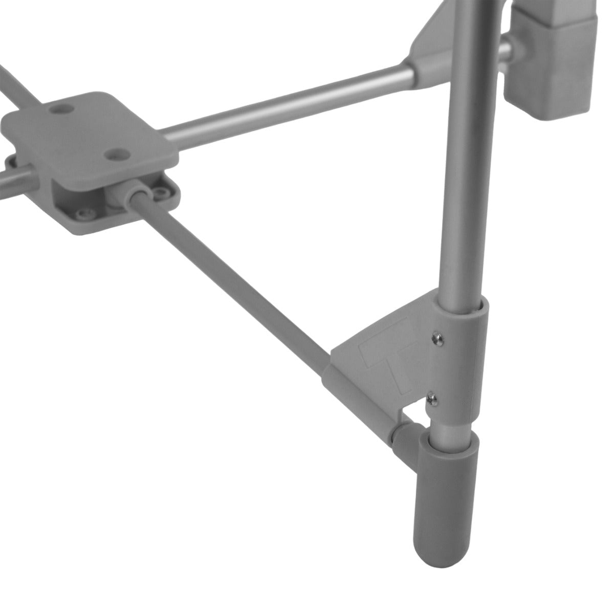 struttura in alluminio grigio di uno stendibiancheria elettrico riscaldato con dettagli di fissaggio e supporti regolabili