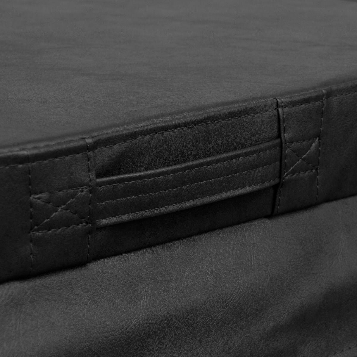 Copertura nera per vasca idromassaggio da 2.1m, in materiale resistente, con finitura liscia e maniglie per una facile movimentazione
