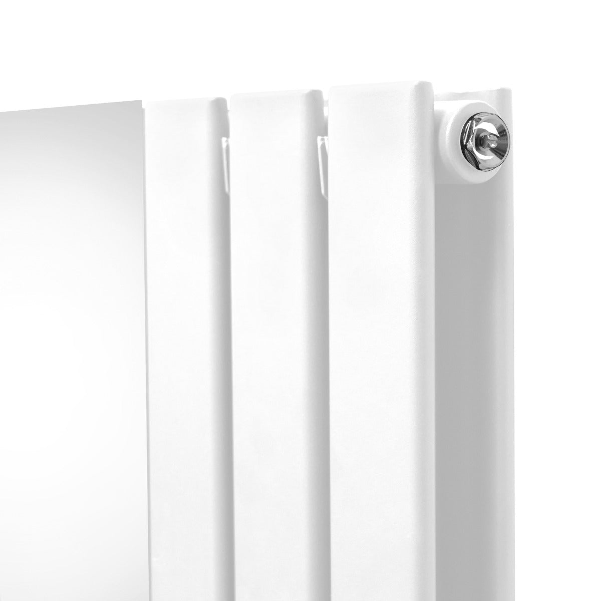 Radiatore a specchio piatto bianco, dimensioni 1800mm x 565mm, con superficie liscia e finitura lucida, ideale per ambienti moderni
