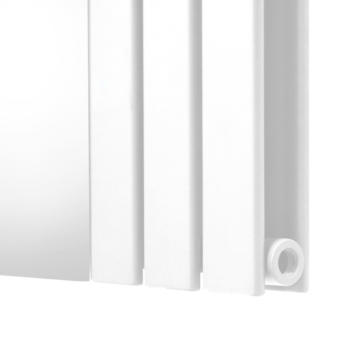 Radiatore a specchio piatto bianco, 1800mm x 565mm, con finitura liscia e angoli arrotondati, ideale per ambienti moderni