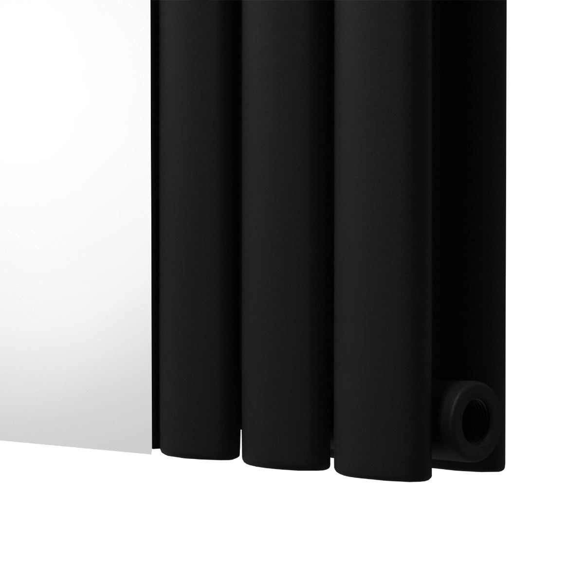 Radiatore a pannelli ovali in nero, misura 1800 mm x 500 mm, con superficie a specchio e finitura liscia, ideale per ambienti moderni