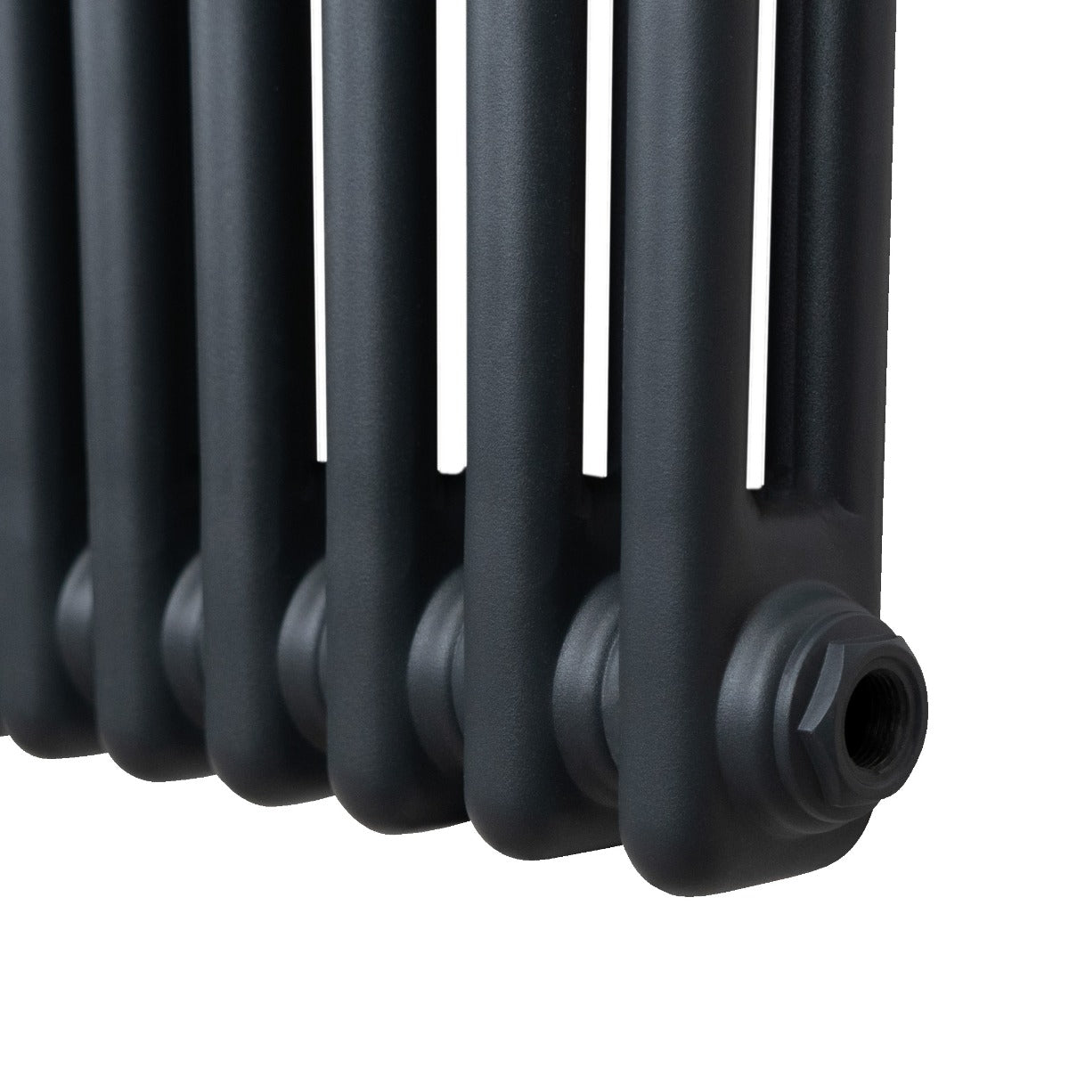 Termosifone a 2 colonne grigio antracite, con finitura liscia e linee eleganti, ideale per riscaldare ambienti moderni