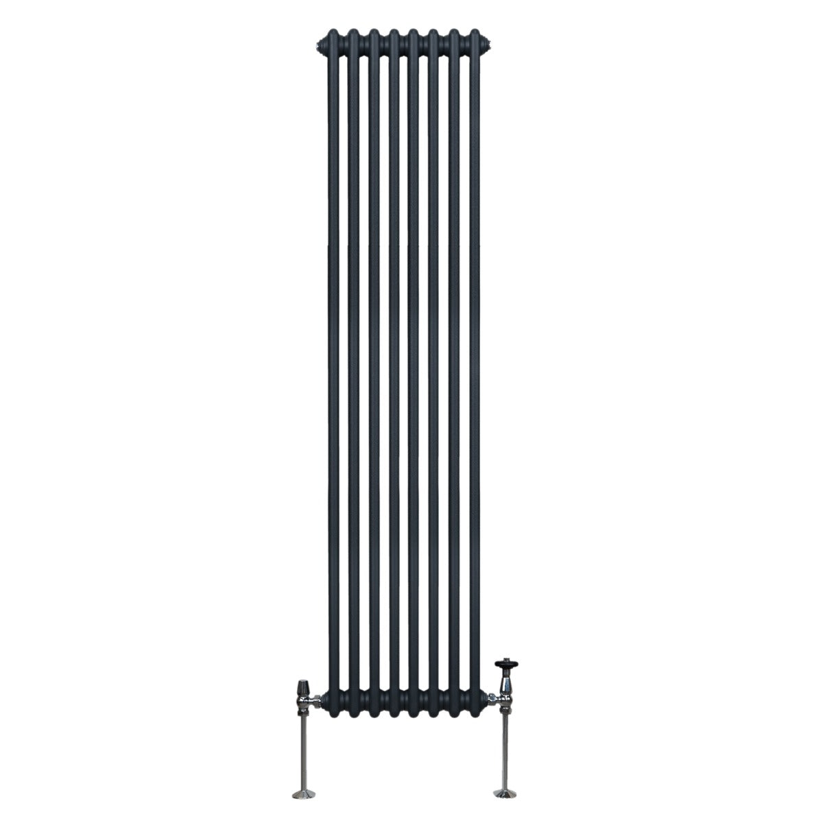 Termosifone a 2 colonne grigio antracite, alto e stretto, con finitura liscia e tubi verticali, ideale per riscaldare spazi moderni