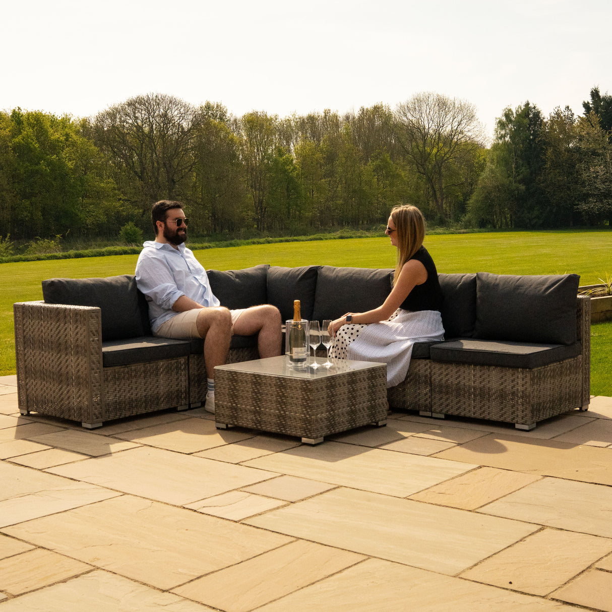 Set Mobili da Giardino 7 Pezzi in Rattan Grigio