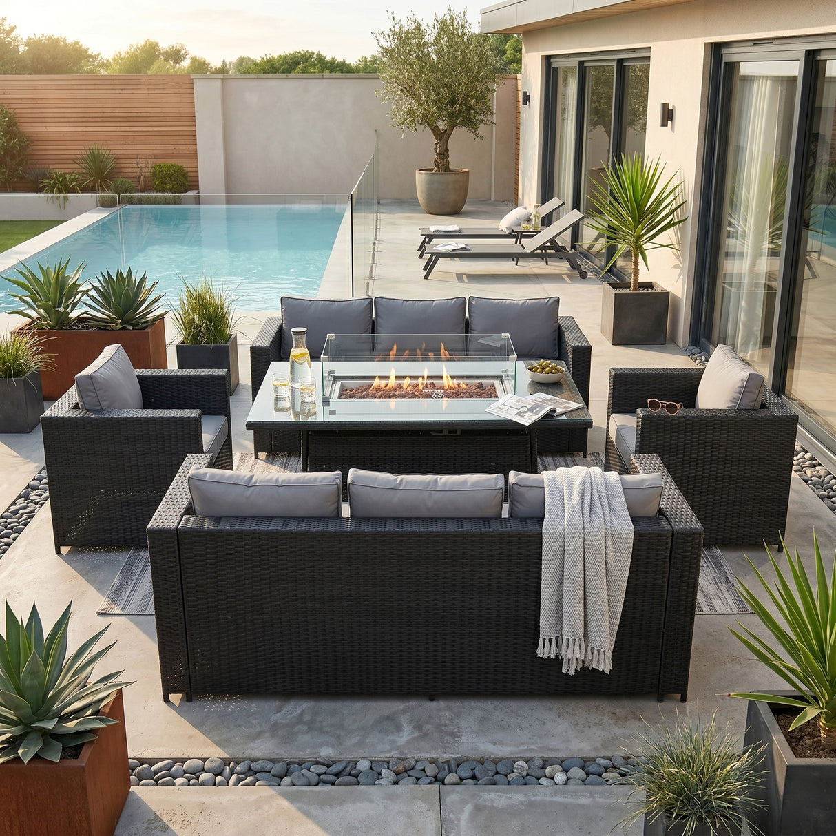 Set Mobili da Giardino in Rattan 8 Posti con Tavolo Firepit – Nero