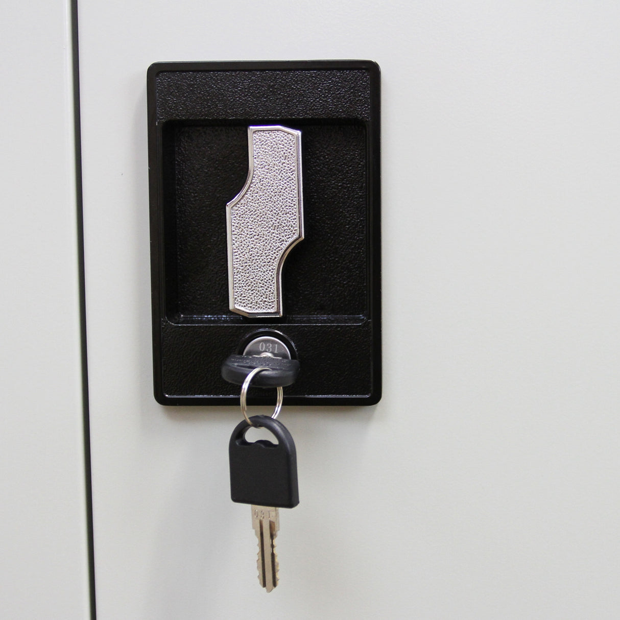 Armadietto Grigio Chiaro Alto 180cm in Acciaio per Casa e Ufficio con 4 Ripiani