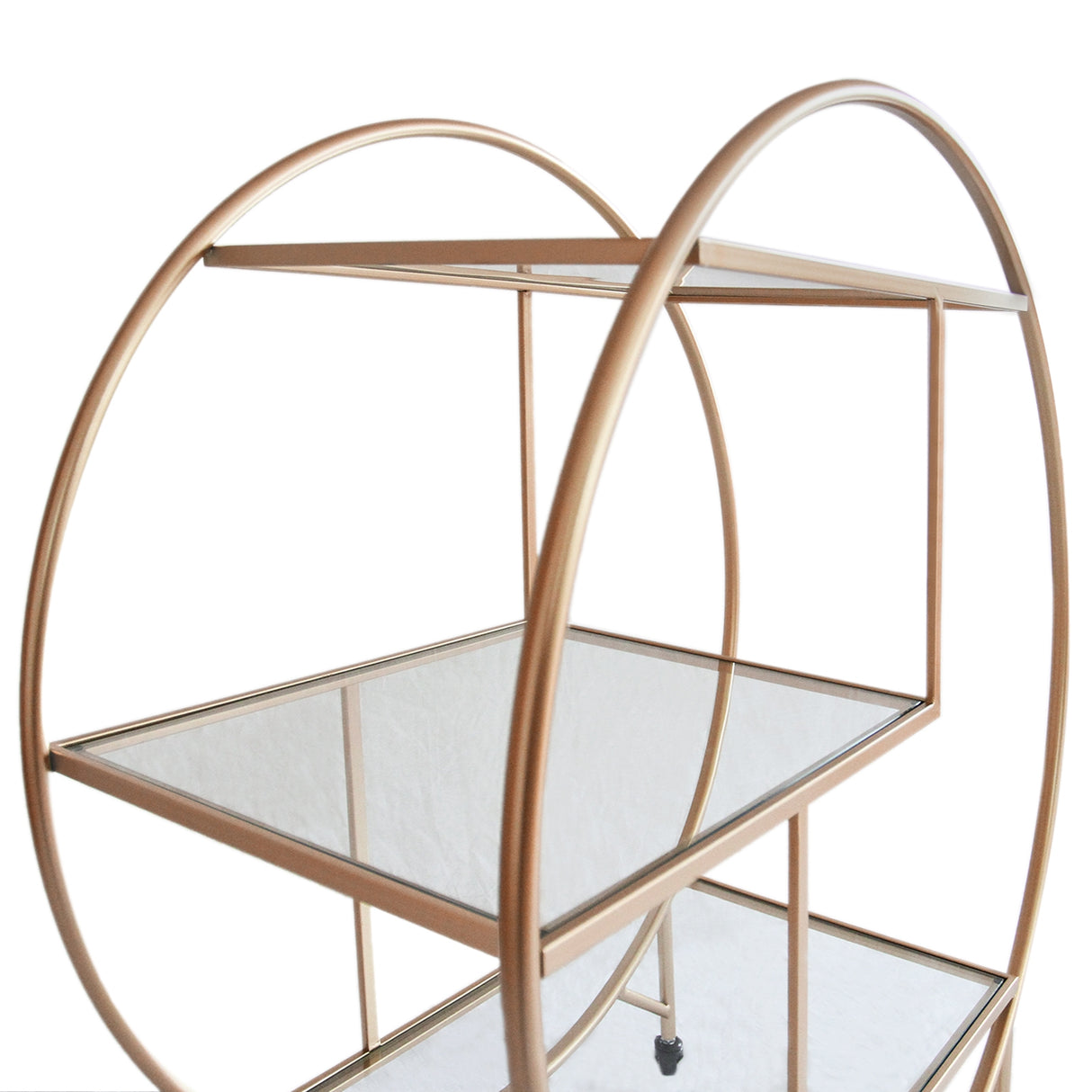 Carrello da cocktail grande in oro rosato con ripiani in vetro, design elegante e moderno, ideale per servire bevande e aperitivi