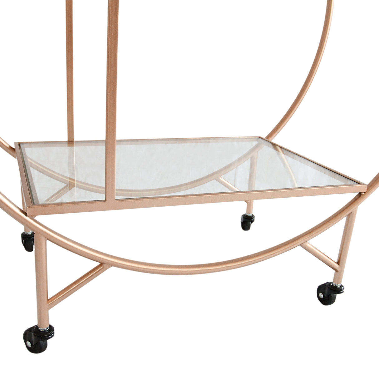 Carrello da cocktail grande in oro rosato, con struttura metallica lucida e ripiano in vetro trasparente, elegante e moderno