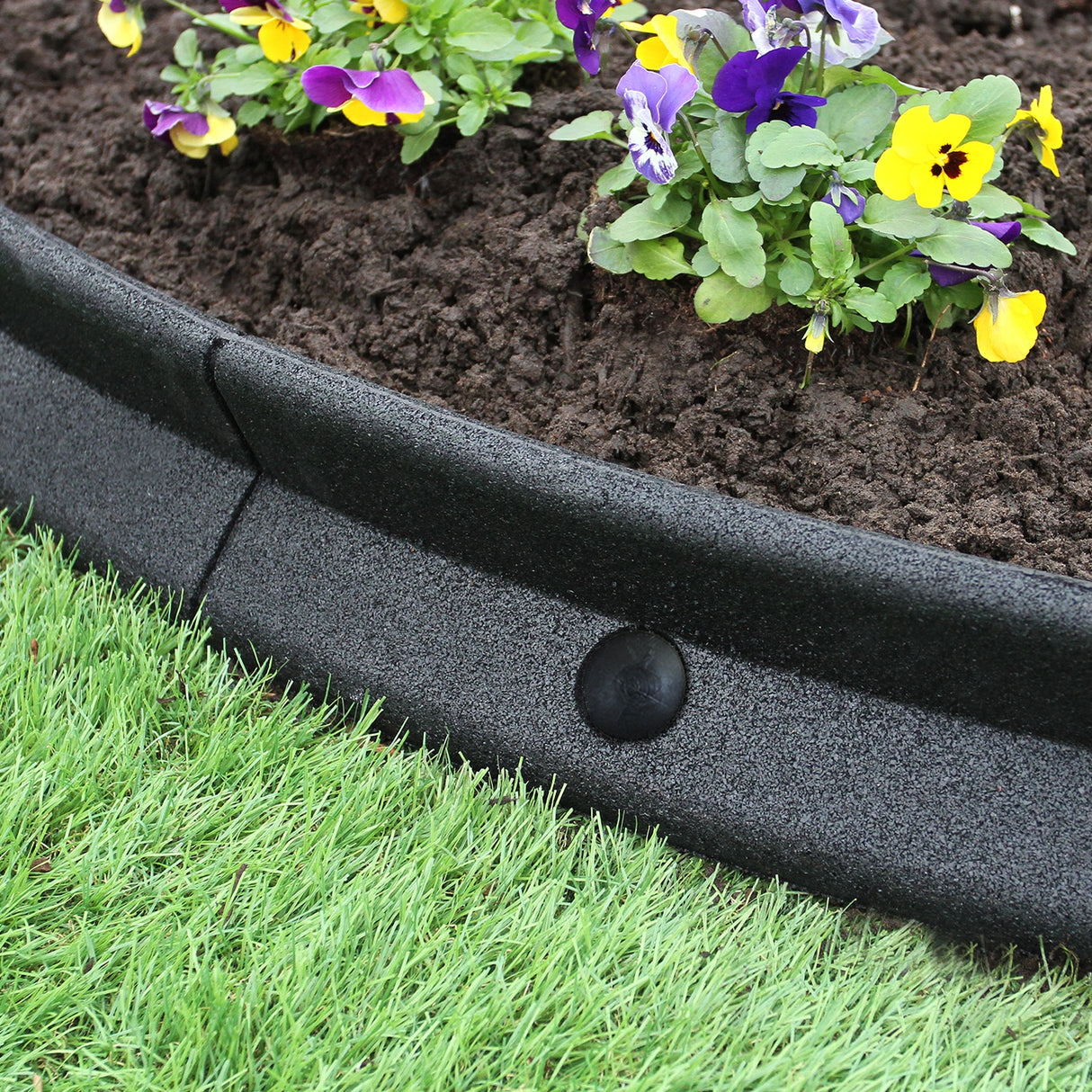 Bordatura da giardino flessibile nera di 1.2m, con superficie liscia, ideale per delimitare aiuole e giardini fioriti