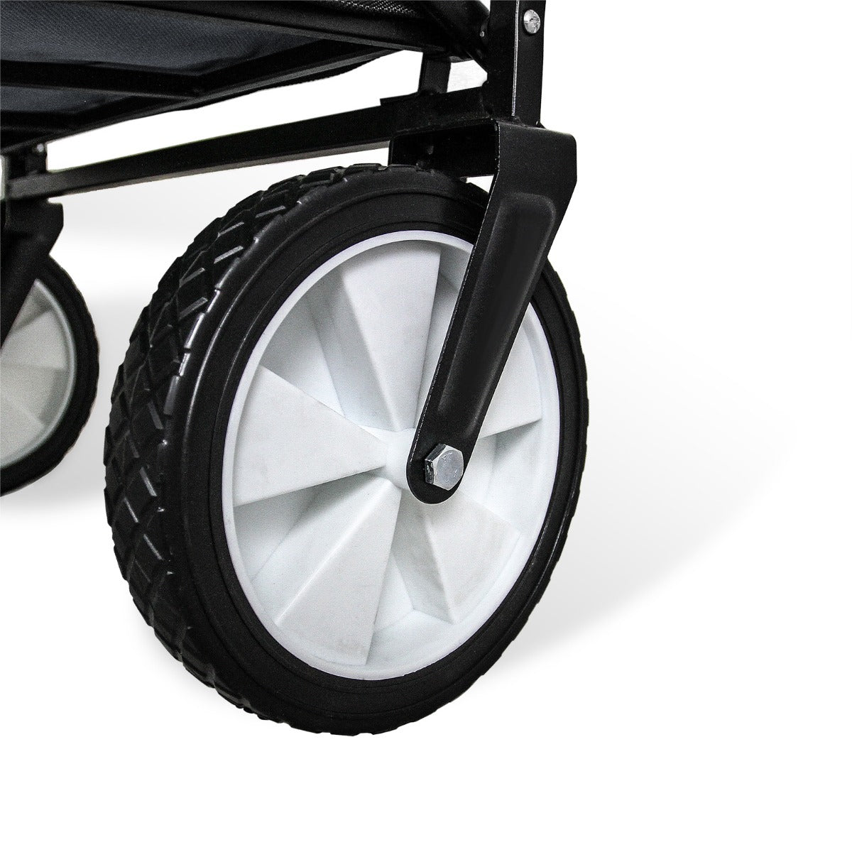 Ruota robusta di carrello per giardinaggio pieghevole, con cerchio bianco e pneumatico nero, ideale per terreni irregolari e trasporti facili