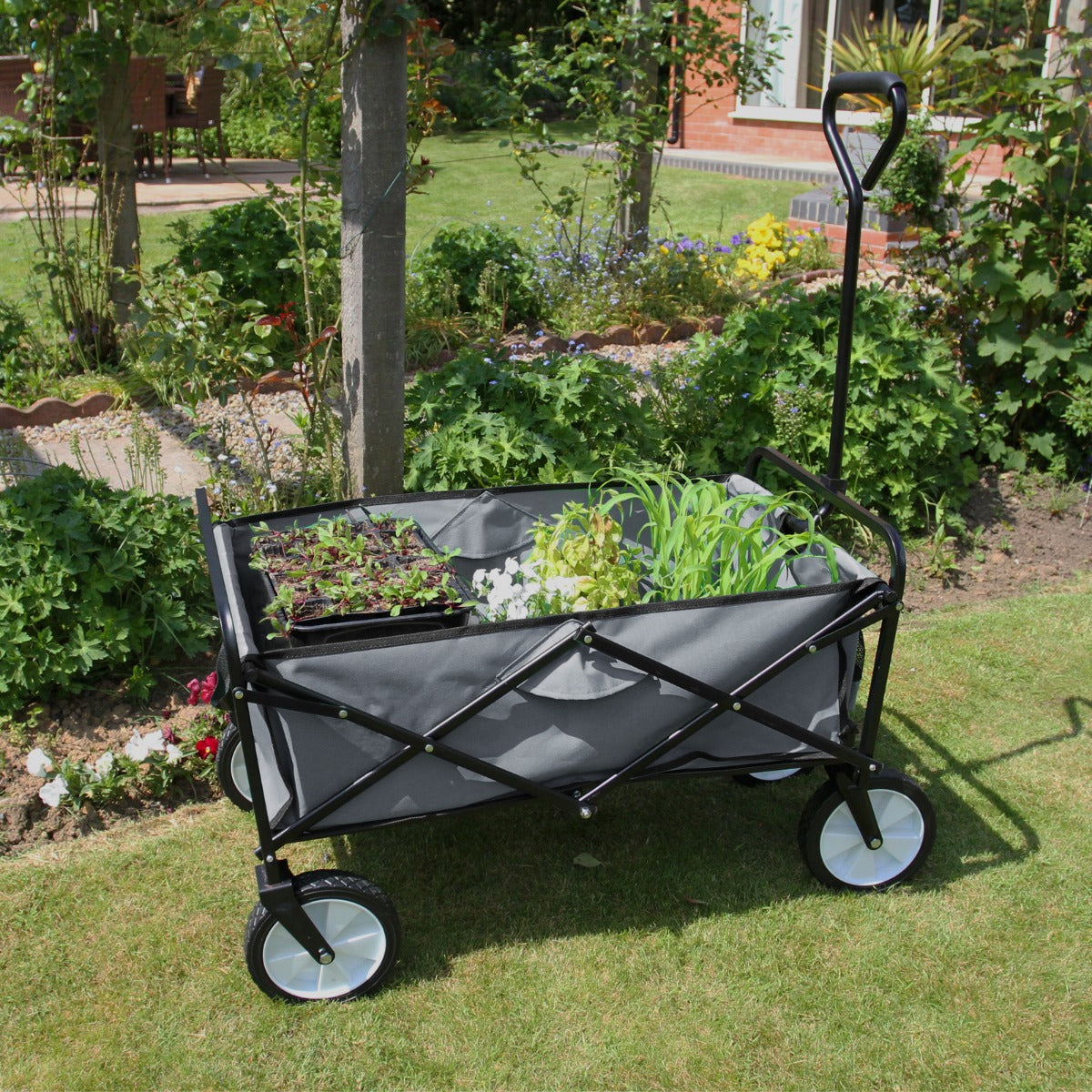 Carrello per giardinaggio pieghevole grigio con ruote bianche, contenitore in tessuto, ideale per trasportare piante e attrezzi da giardino