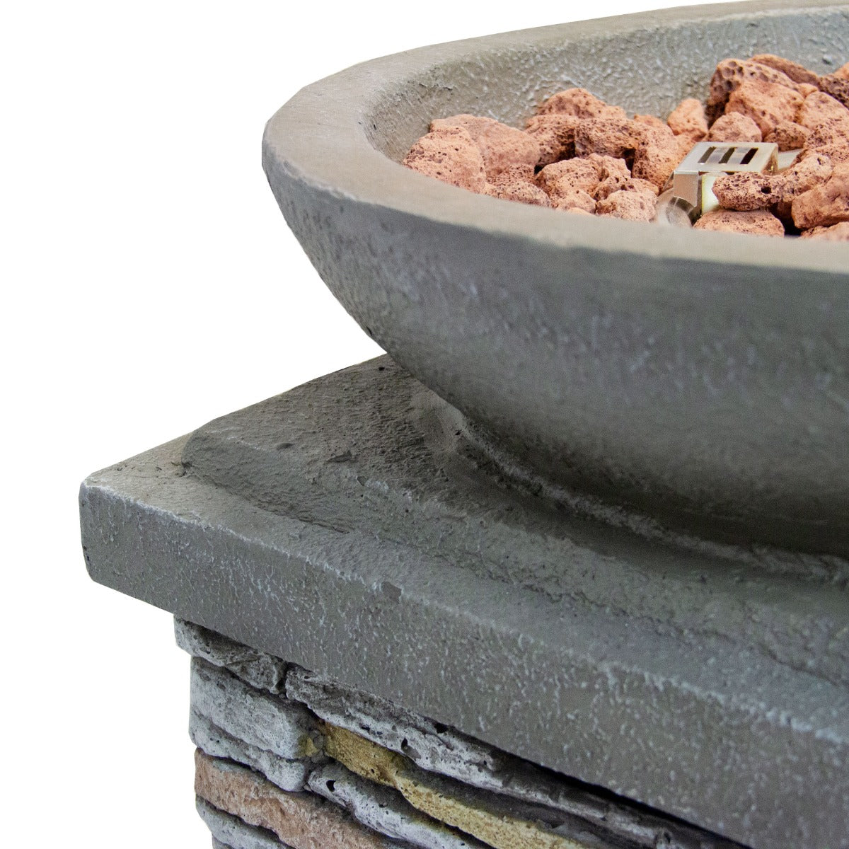 Braciere a gas in pietra con bordo grigio, base in pietra naturale e ciottoli rossi, ideale per riscaldare spazi esterni