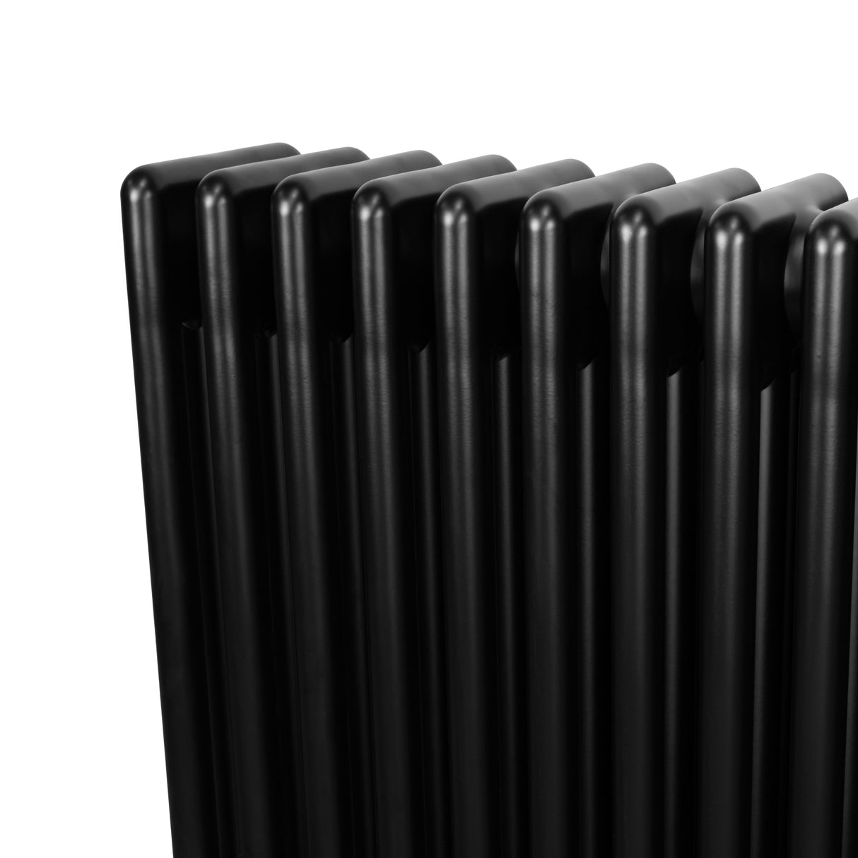 Radiatore tradizionale a 4 colonne, 600 x 425 mm, finitura nera lucida, con superficie liscia e design elegante per riscaldamento efficace