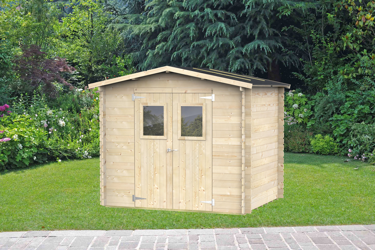 Casetta in legno naturale di 248x198 cm, con tetto a due falde, finestre e porte, immersa in un giardino verde e fiorito