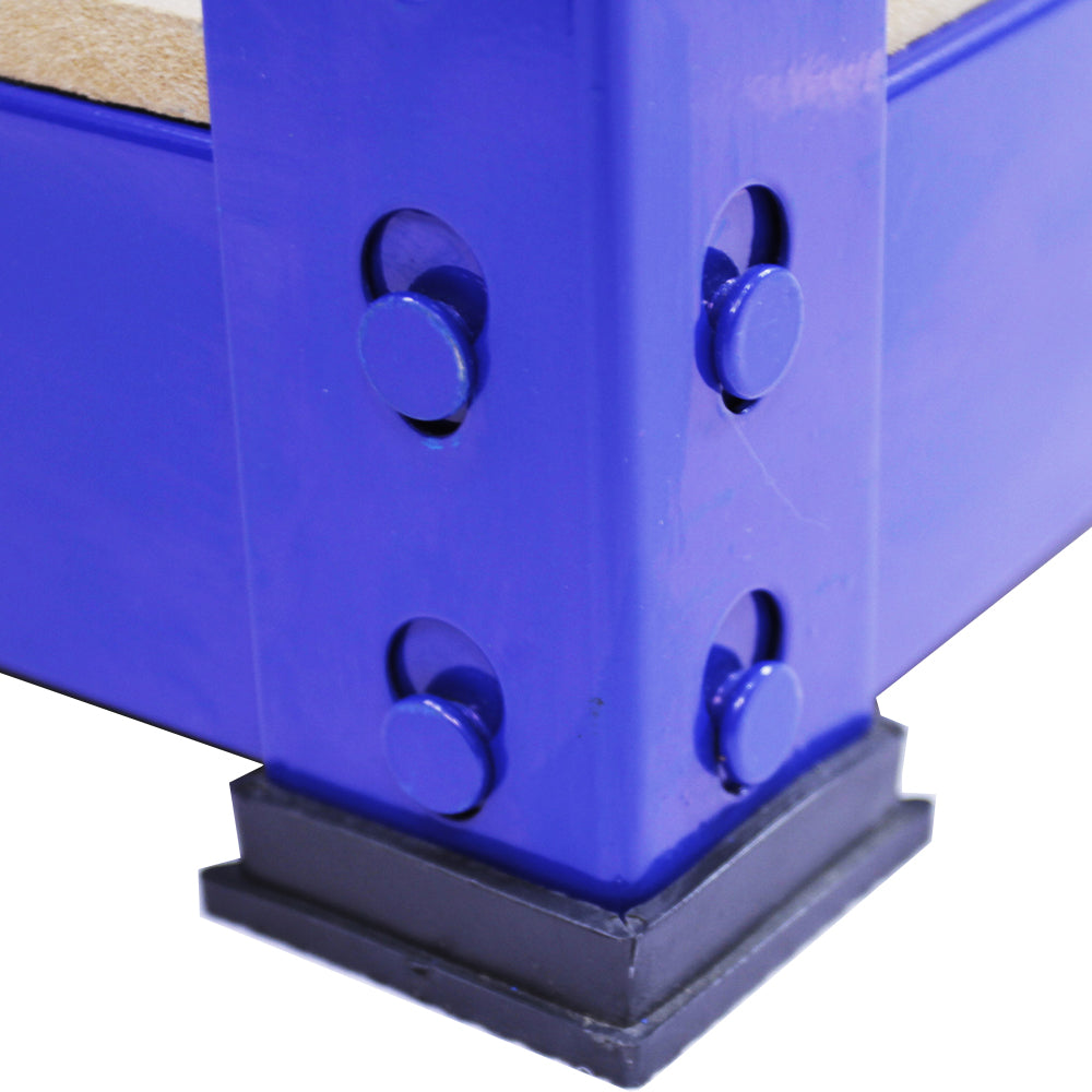 Dettaglio angolare di scaffale da garage blu Q-Rax, con struttura robusta, bulloni di fissaggio e base nera resistente