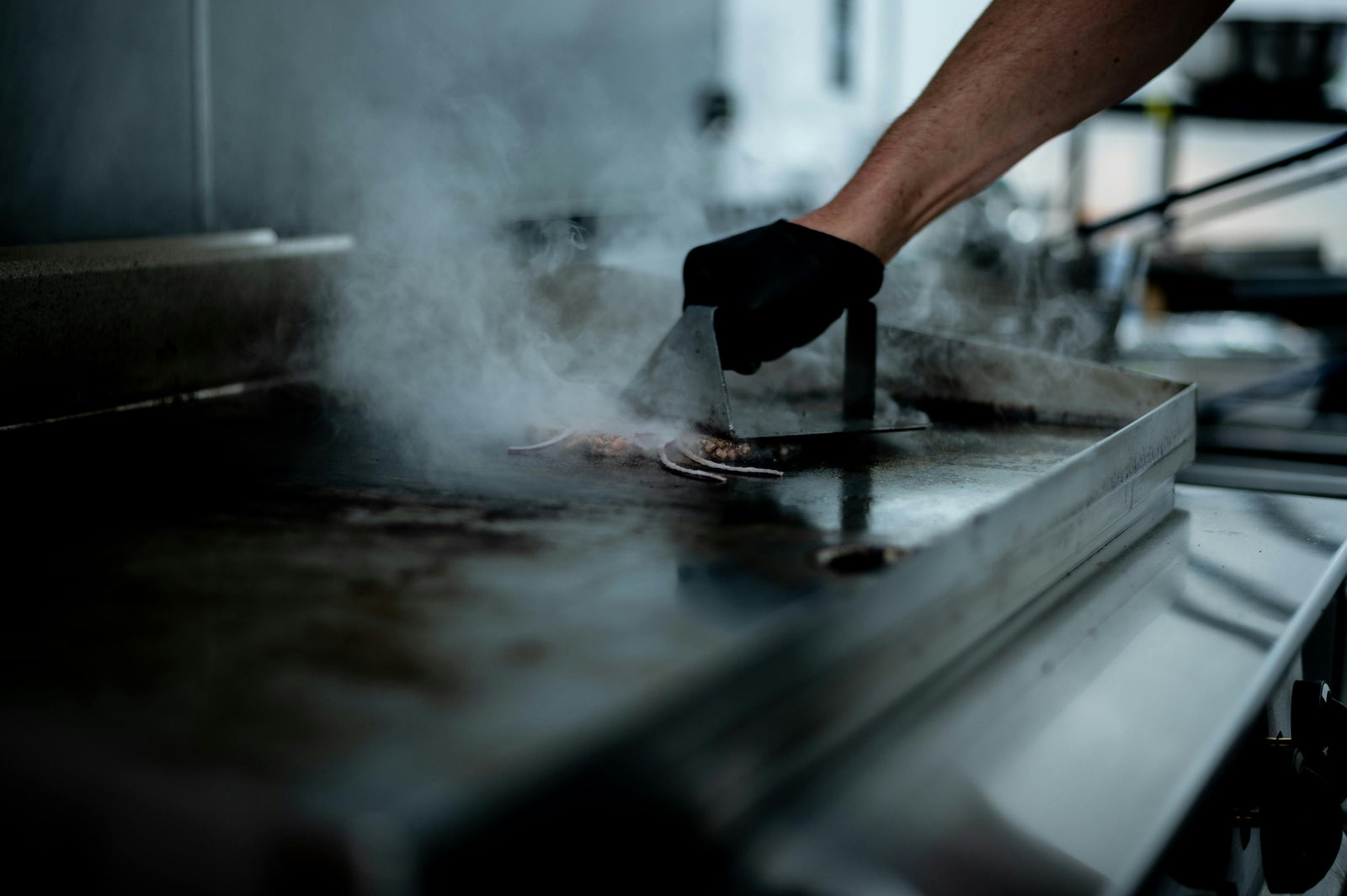 Scopri il piacere di cucinare con una piastra elettrica: l’alleato perfetto per chef, appassionati e professionisti della ristorazione!