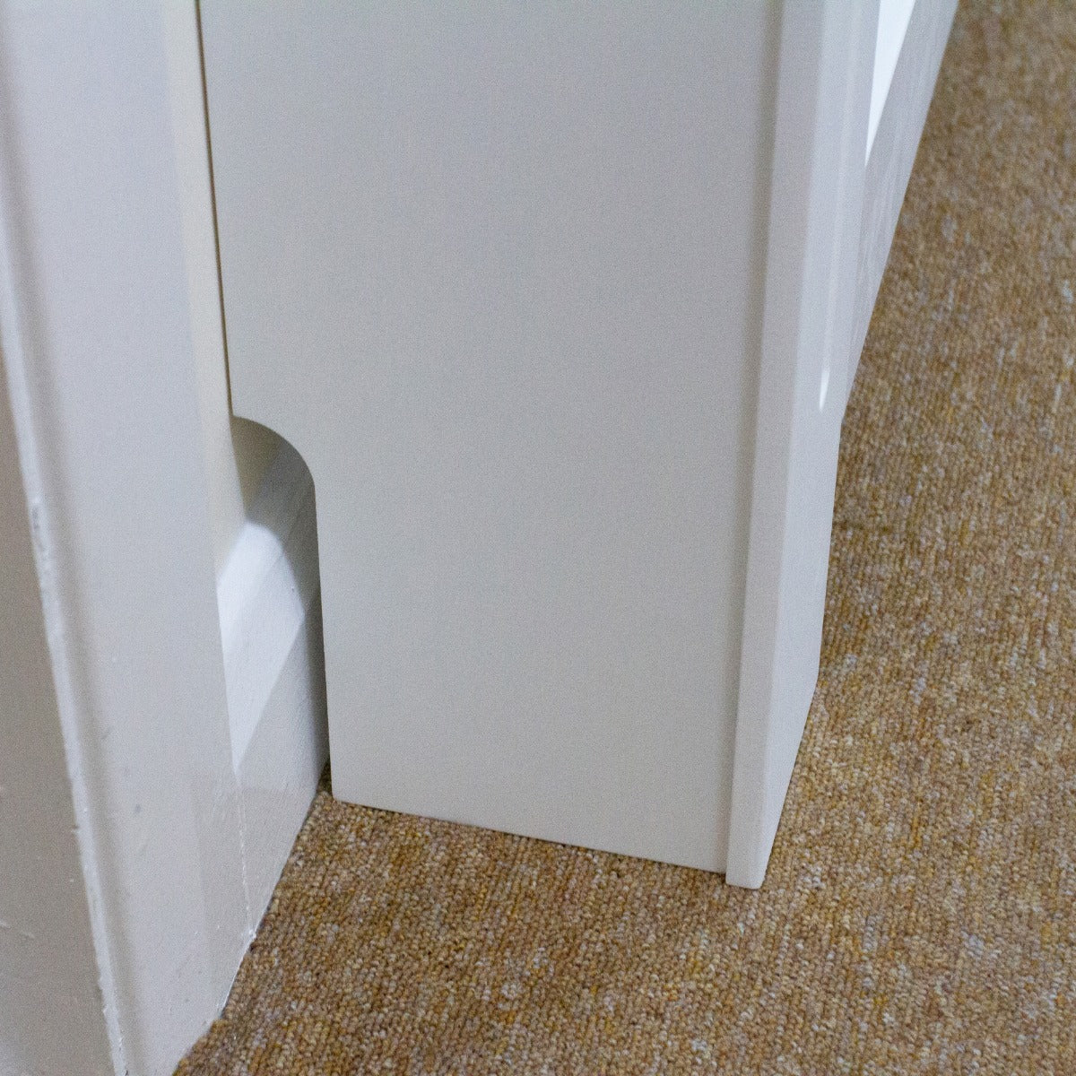 Copritermosifone Regolabile in MDF Bianco 1400mm - 1920mm
