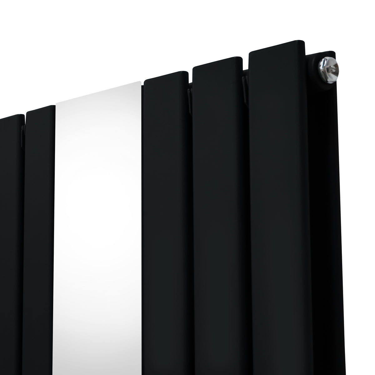 Radiatore moderno in alluminio nero con pannelli verticali e finitura lucida, ideale per ambienti eleganti e contemporanei