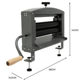 Strizzatore manuale per indumenti in metallo grigio con manico in legno, dimensioni 68 cm di lunghezza e 44 cm di altezza