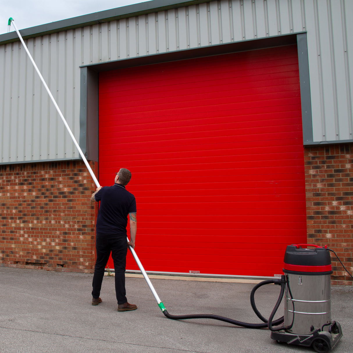 Aspirapolvere industriale 80L secco/umido con tubo 5 m e kit grondaie