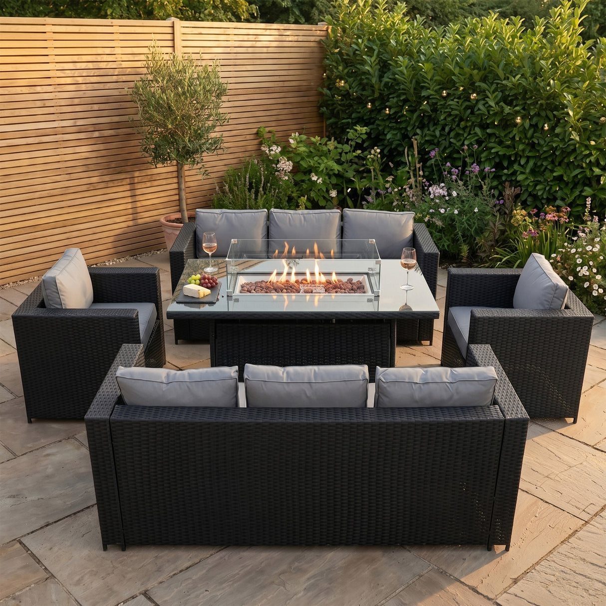 Set Mobili da Giardino in Rattan 8 Posti con Tavolo Firepit – Nero