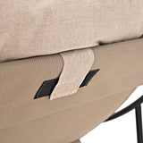 Sedia moderna con struttura metallica nera, rivestimento in tessuto beige e dettagli in pelle nera, design elegante e minimalista