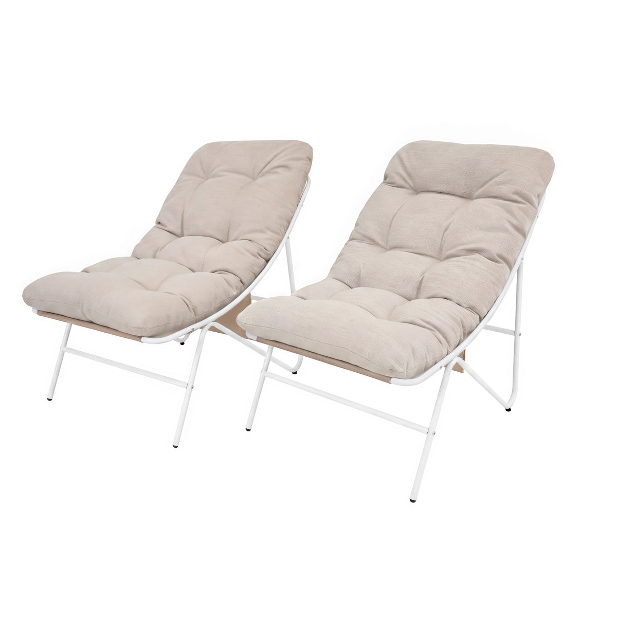 Due poltrone reclinabili con cuscini beige morbidi e struttura bianca, ideali per il relax in giardino o in soggiorno