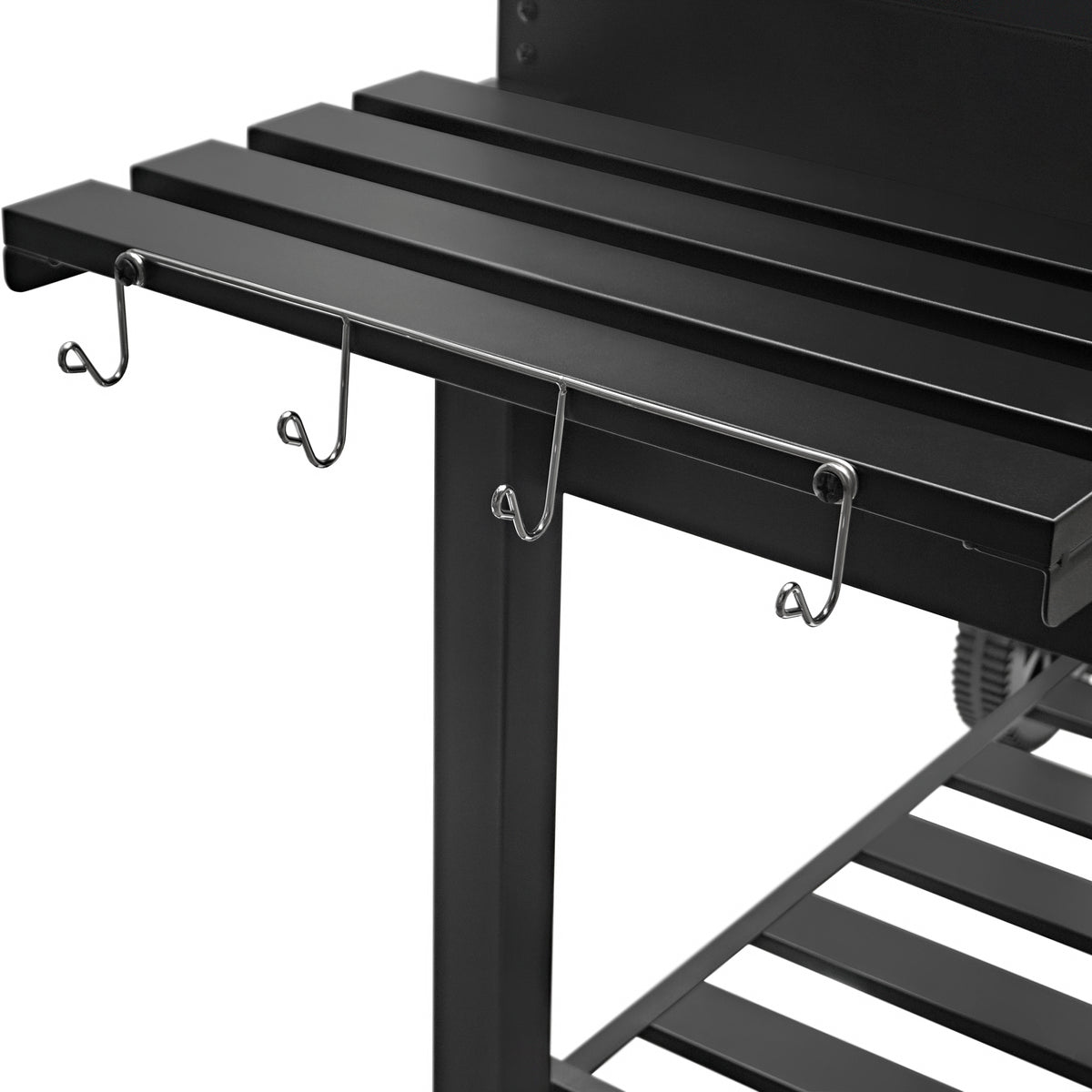 Ripiano in metallo nero con ganci per utensili, progettato per barbecue affumicatore XL a carbone, robusto e funzionale