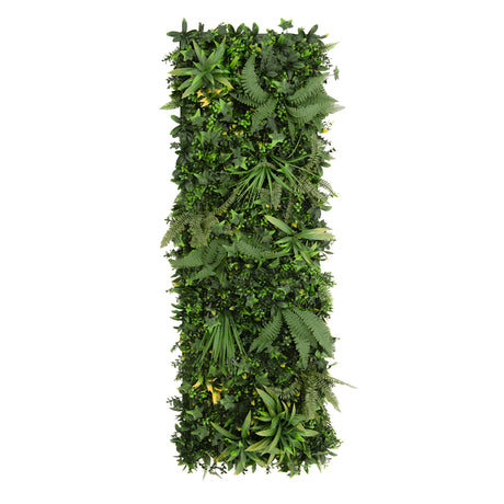Parete verde artificiale con diverse piante, foglie di diverse tonalità di verde, texture realistica e aspetto lussureggiante