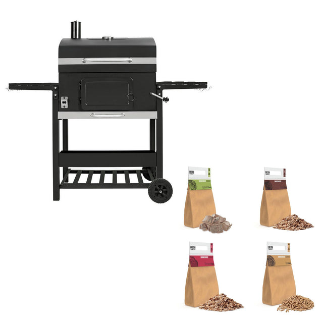 Barbecue affumicatore XL a carbone, con griglia in ghisa, struttura nera, ruote per facilità di movimento e sacchetti di legno per affumicatura