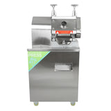 Pressa per canna da zucchero in acciaio inox lucido, con maniglie cromate e un design compatto su ruote per facilità di movimento