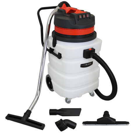 Aspirapolvere professionale MaxBlast con serbatoio bianco, manico metallico, accessori per pulizia e ruote per facilità di movimento