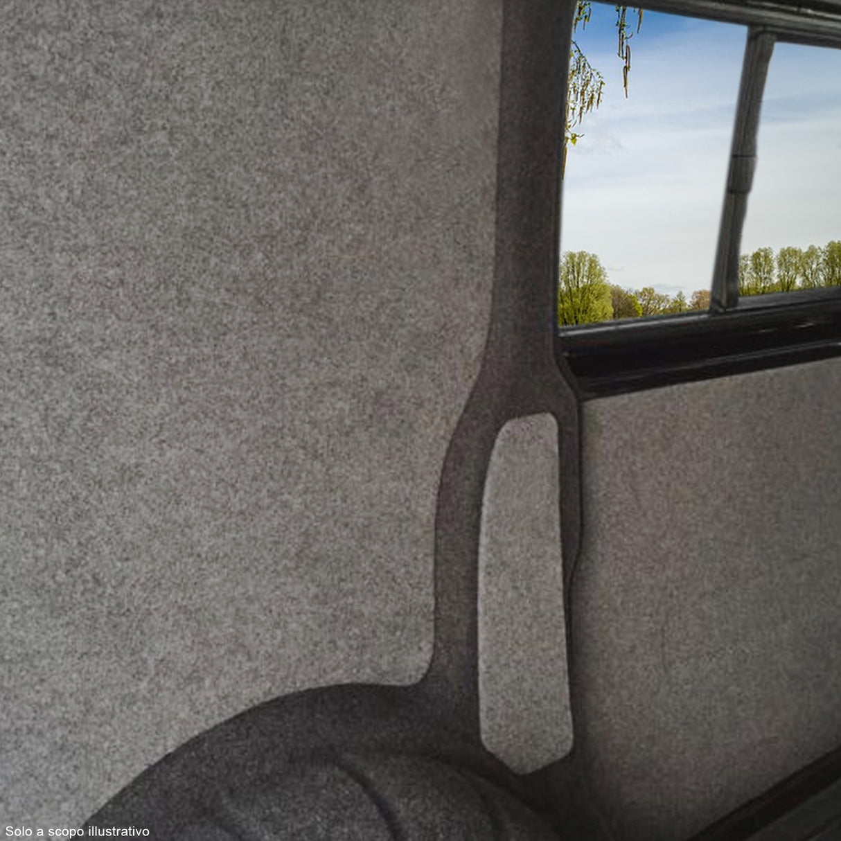 Rivestimento nero in feltro per furgone VW Caddy, texture morbida e resistente, adatto per proteggere e rifinire l'interno