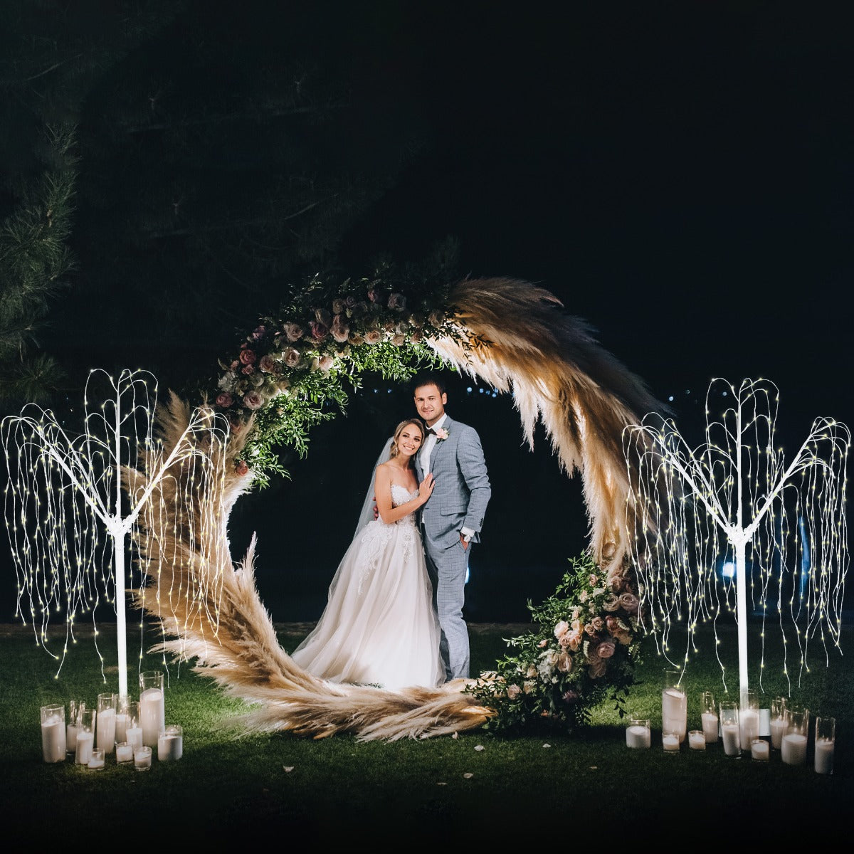 Arco Decorativo per Matrimoni Dorato & 2 x Salice Piangente LED Bianco - 240cm