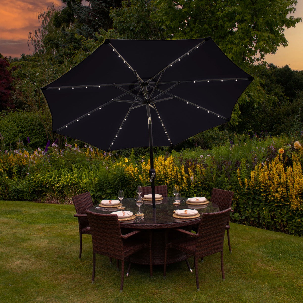 Ombrellone da Giardino Inclinabile 2.7m con LED - Nero