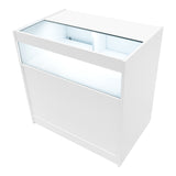 Bancone negozio bianco con vetro trasparente e illuminazione LED, design moderno e linee pulite, ideale per esposizione prodotti