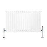 Radiatore orizzontale a colonna singola, bianco, con finitura liscia e valvole cromate, dimensioni 600 x 1020 mm, elegante e moderno