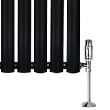 Radiatore ovale a colonna singola orizzontale, 600 x 1620 mm, finitura nera opaca con valvole cromate lucide e design elegante