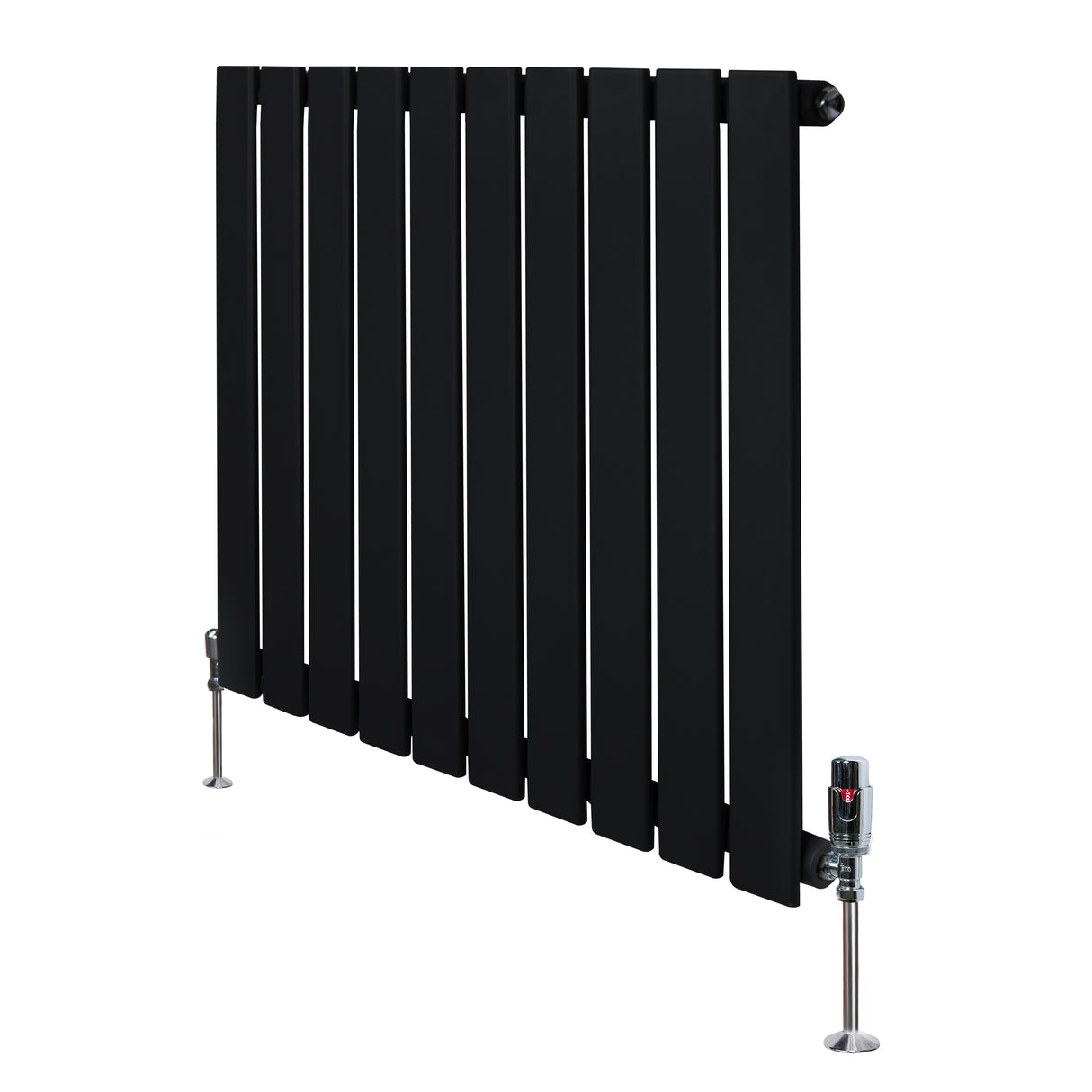 Radiatore piatto monocolonna nero, dimensioni 600 x 700 mm, con finitura liscia e valvole cromate ai lati per un design moderno ed elegante