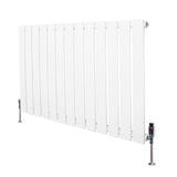 Radiatore piatto monocolonna bianco, design elegante con finitura liscia, dimensioni 600 x 910 mm, dotato di valvole moderne