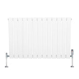 Radiatore piatto monocolonna bianco, 600 x 910 mm, con finitura liscia e valvole cromate ai lati per un design moderno e funzionale