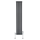 Radiatore piatto monocolonna grigio antracite, 1600 x 280 mm, con finitura liscia e valvole cromate, design moderno e elegante