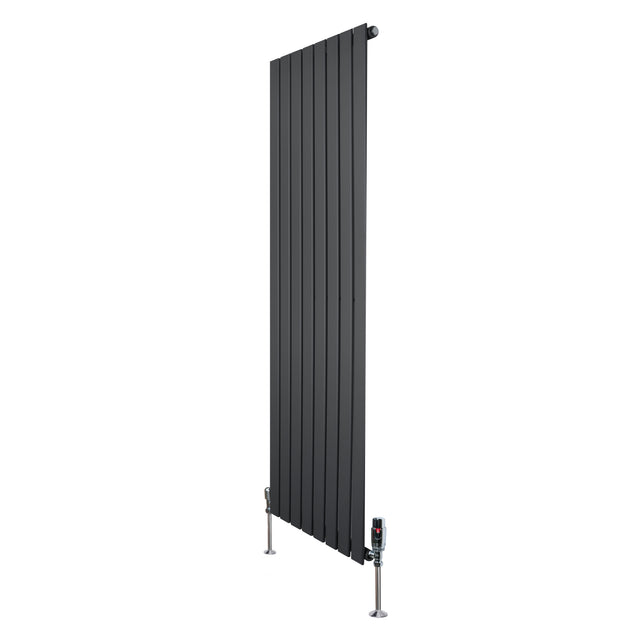 Radiatore piatto monocolonna grigio antracite, altezza 1600 mm e larghezza 560 mm, con finitura liscia e valvole integrate