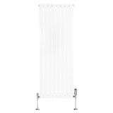 Radiatore piatto monocolonna bianco, 1600 x 560 mm, con finitura liscia e valvole cromate, ideale per riscaldare spazi moderni